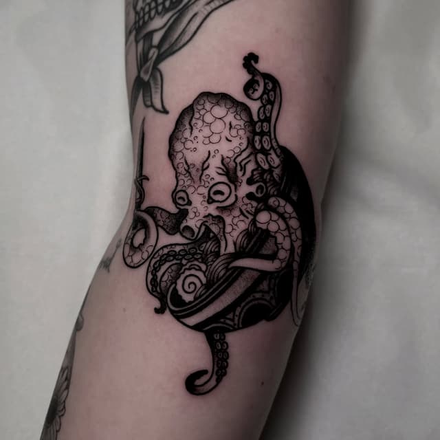 Queen Of Hearts - Tattoos and Piercings image 3