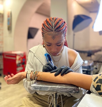 Queen Of Hearts - Tattoos and Piercings main image